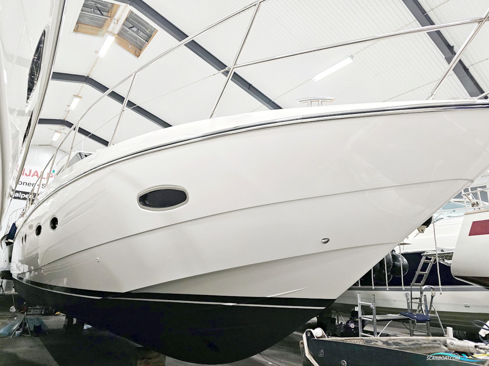 Princess V42 Volvo Penta D6-370 Joystick control