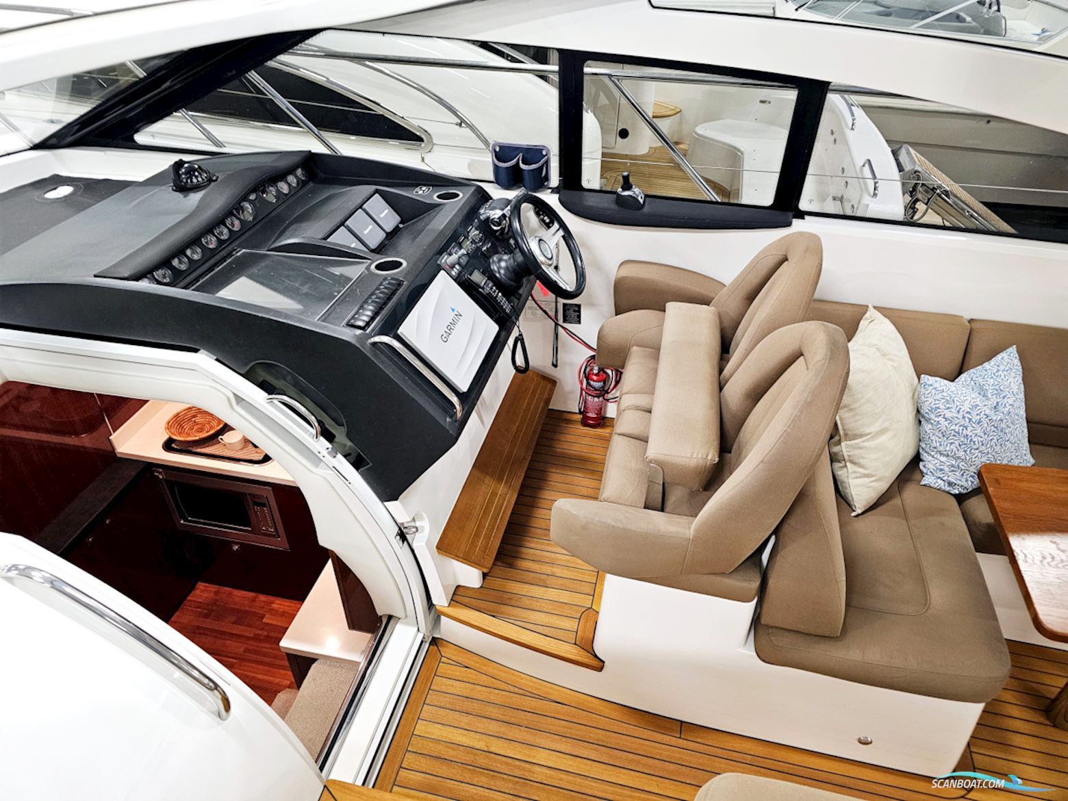 Princess V42 Volvo Penta D6-370 Joystick control