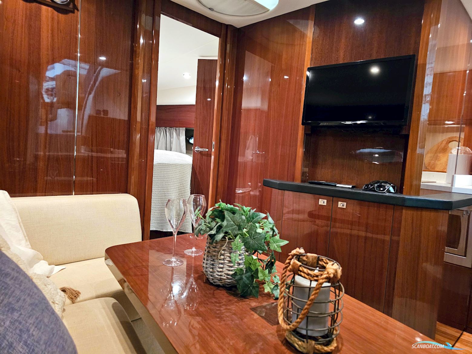 Princess V42 Volvo Penta D6-370 Joystick Control