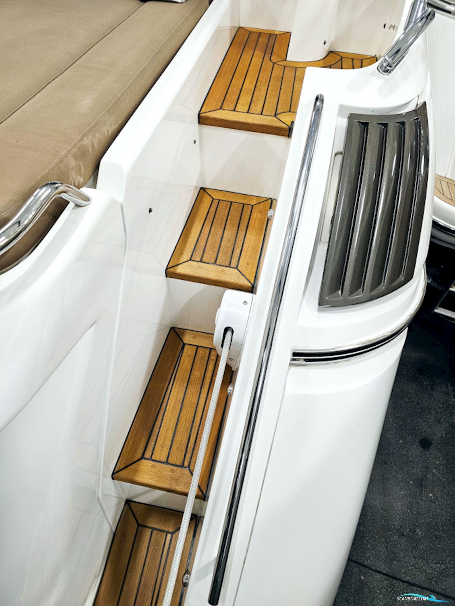 Princess V42 Volvo Penta D6-370 Joystick control