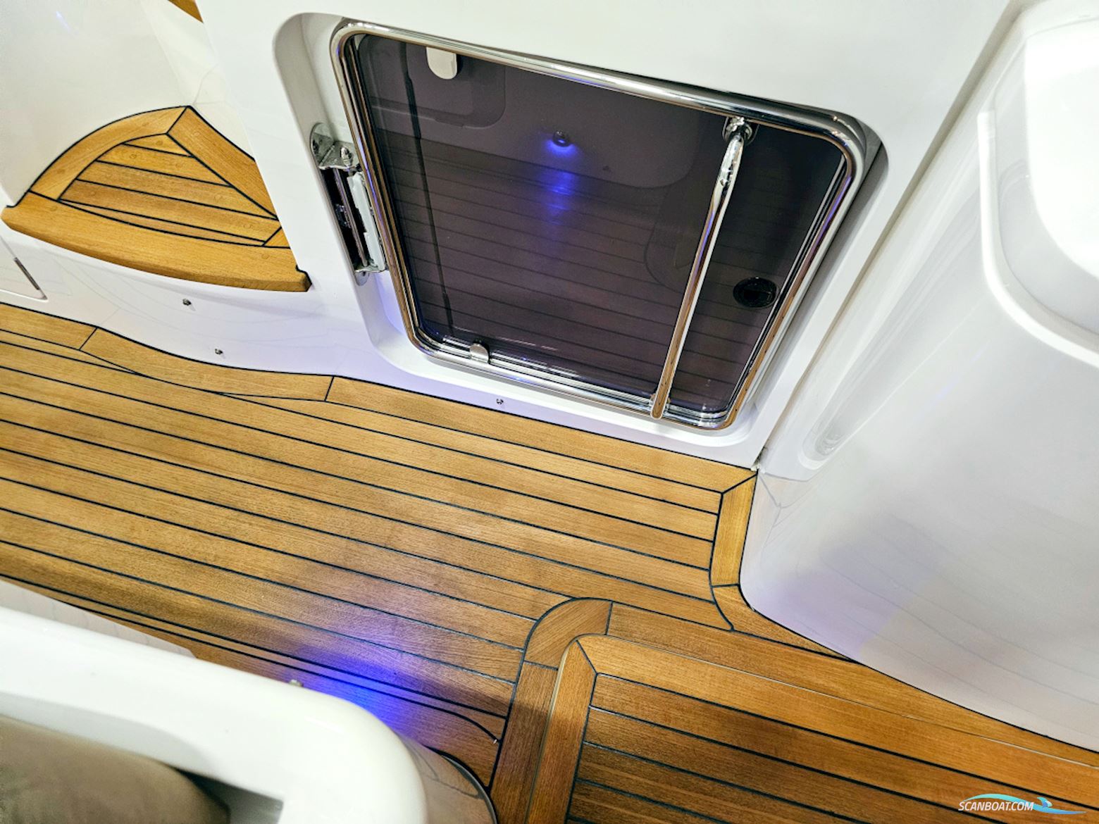 Princess V42 Volvo Penta D6-370 Joystick control