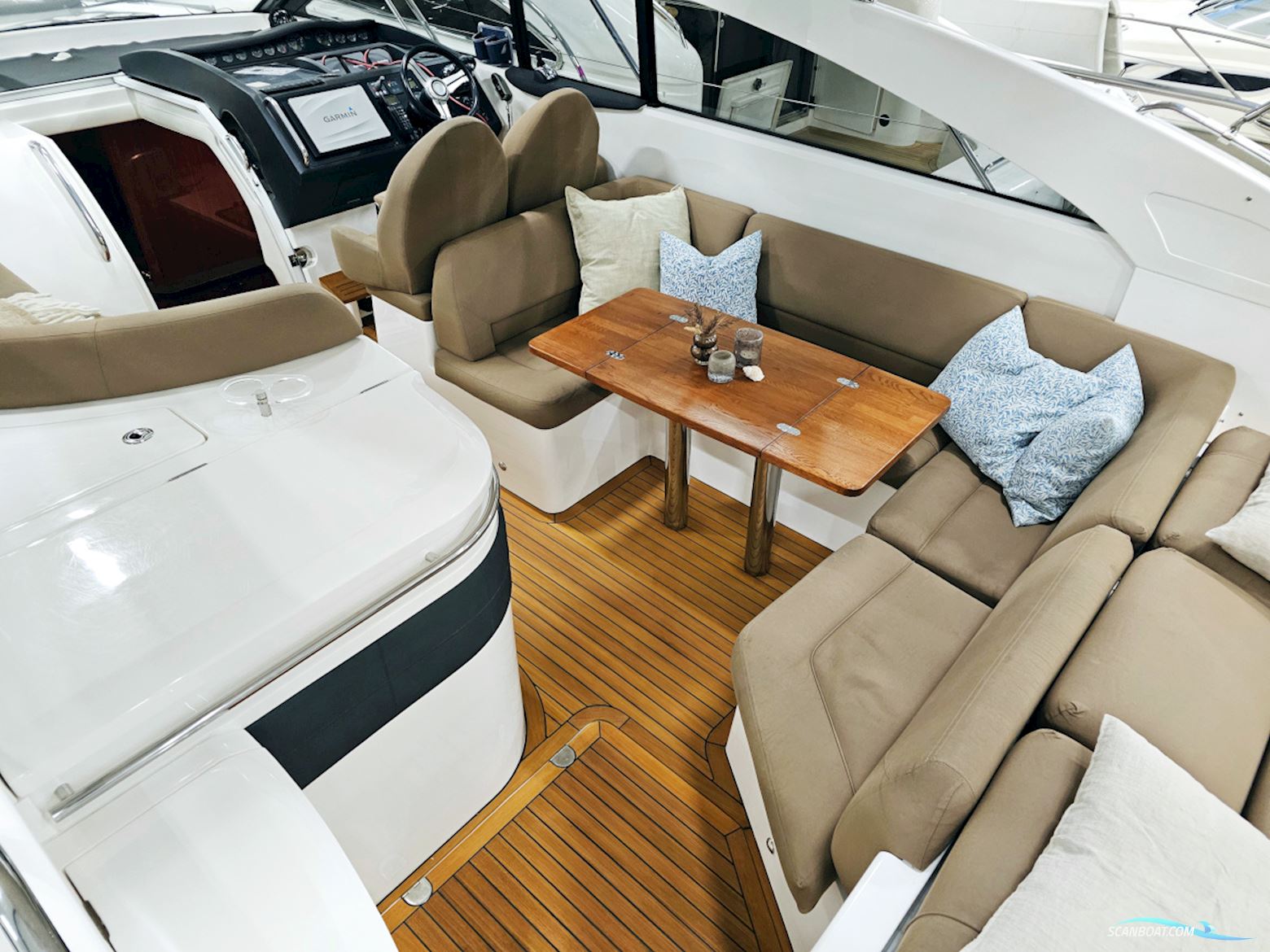 Princess V42 Volvo Penta D6-370 Joystick control