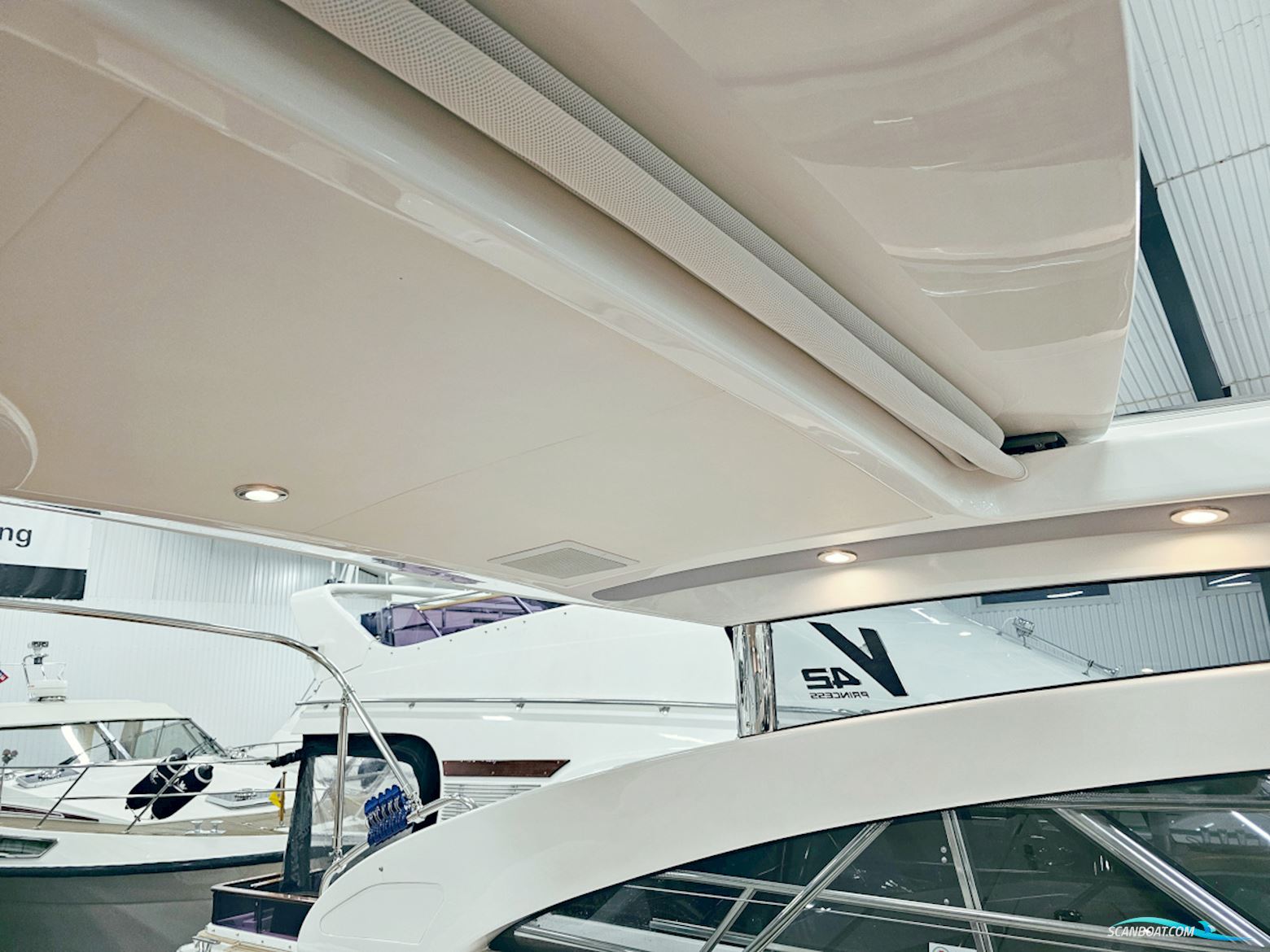 Princess V42 Volvo Penta D6-370 Joystick control