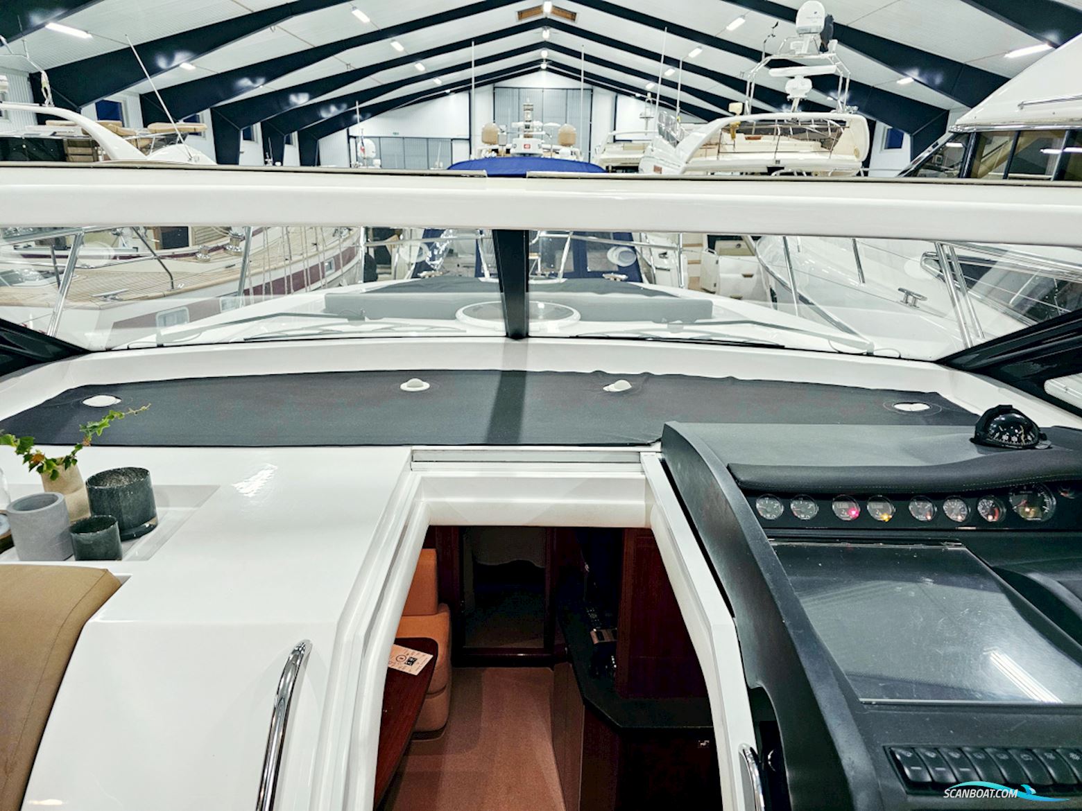 Princess V42 Volvo Penta D6-370 Joystick control