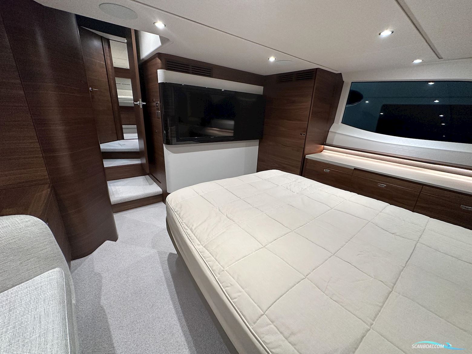 PRINCESS V55