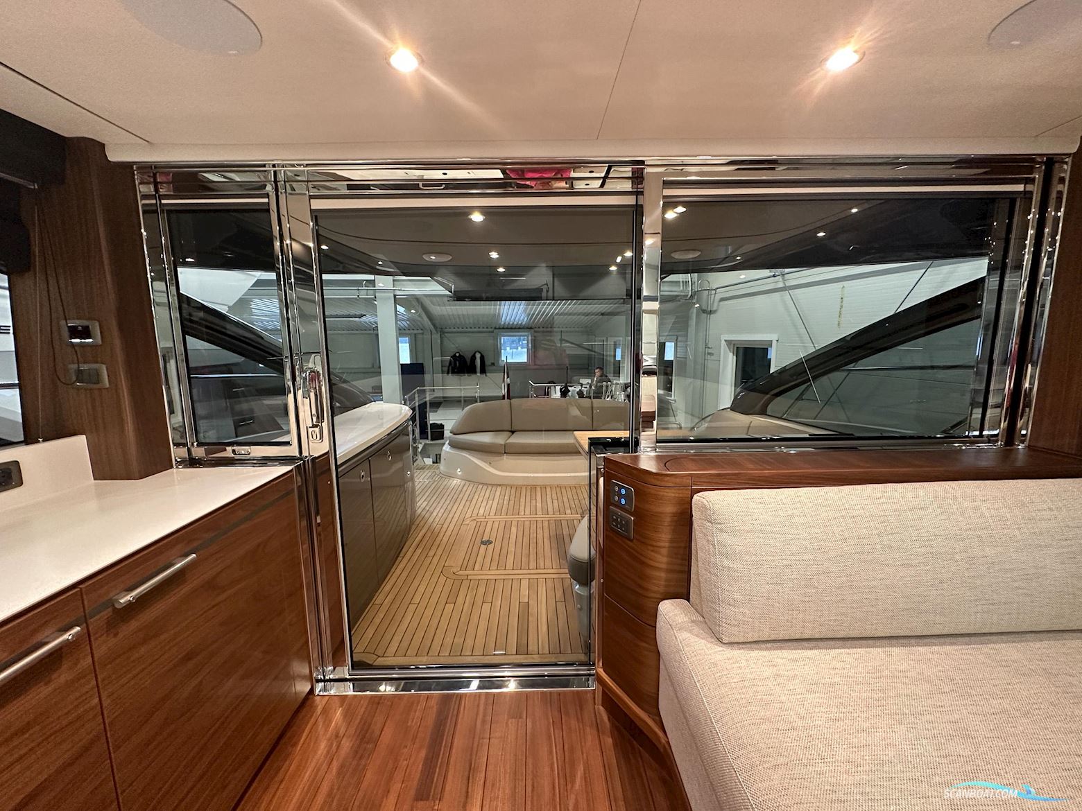 PRINCESS V55