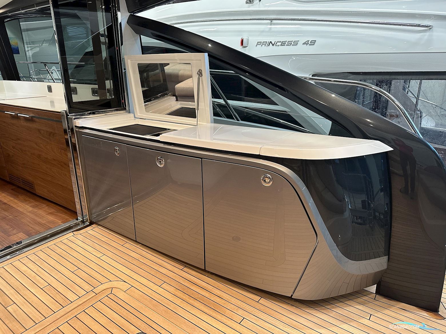 PRINCESS V55