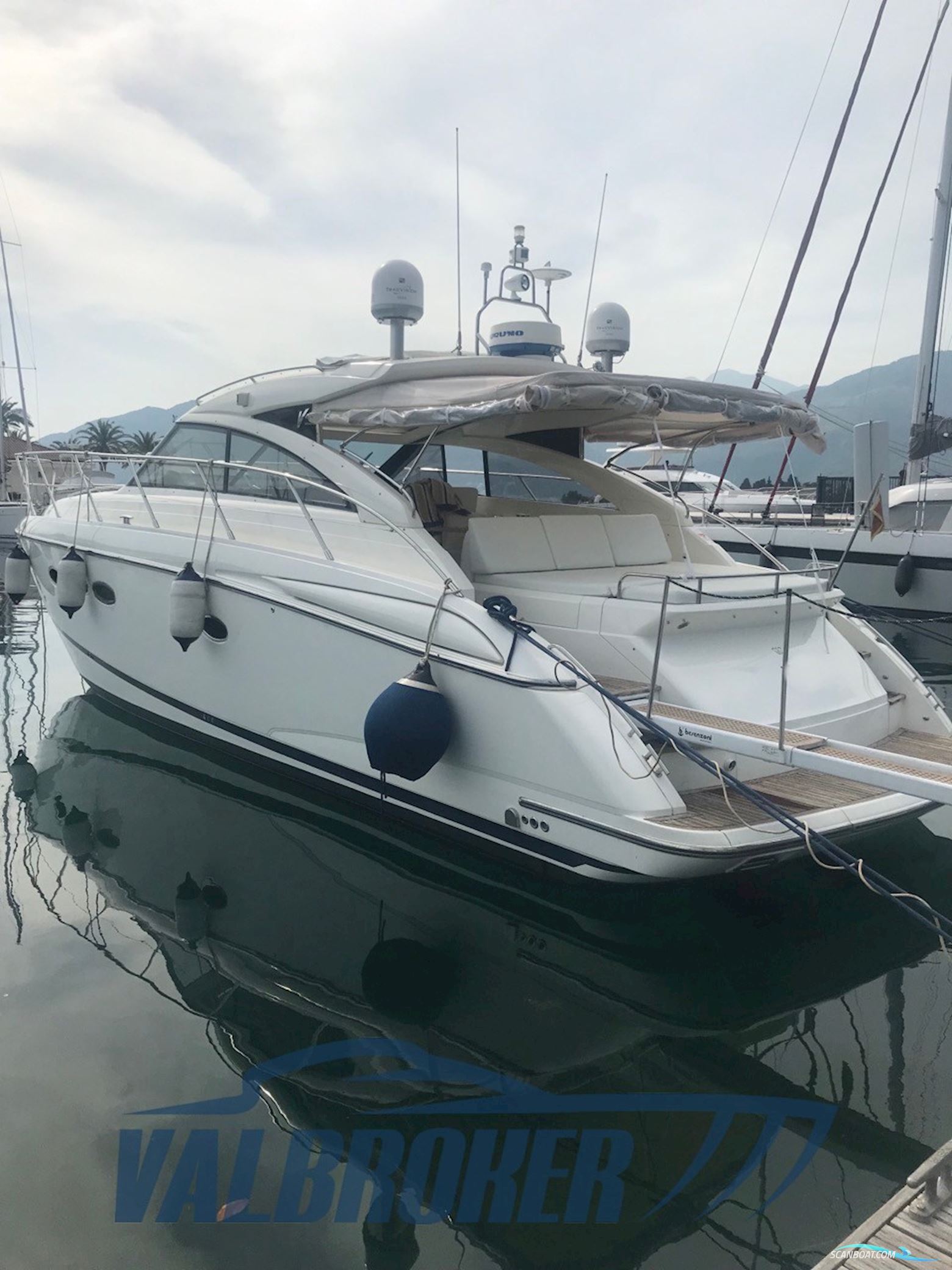 Princess Yachts V 45