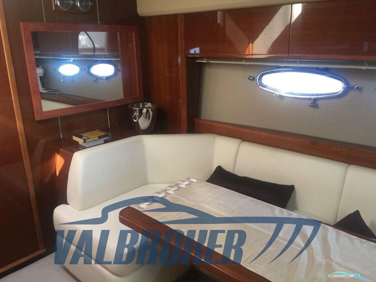 Princess Yachts V 45