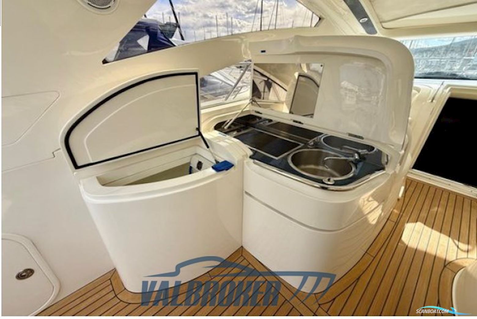 Princess Yachts V48