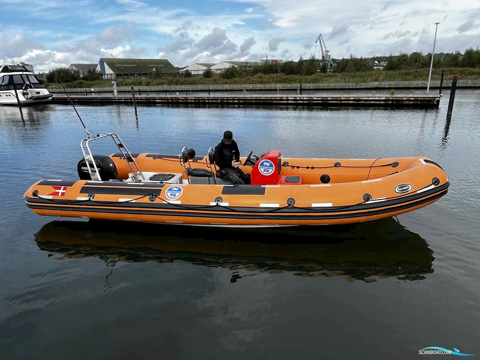 Pro-safe RIB 740 med 150 Mercury