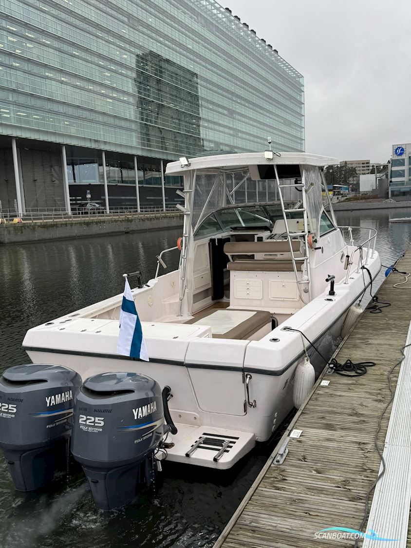 Proline 2950 Mid Cabin