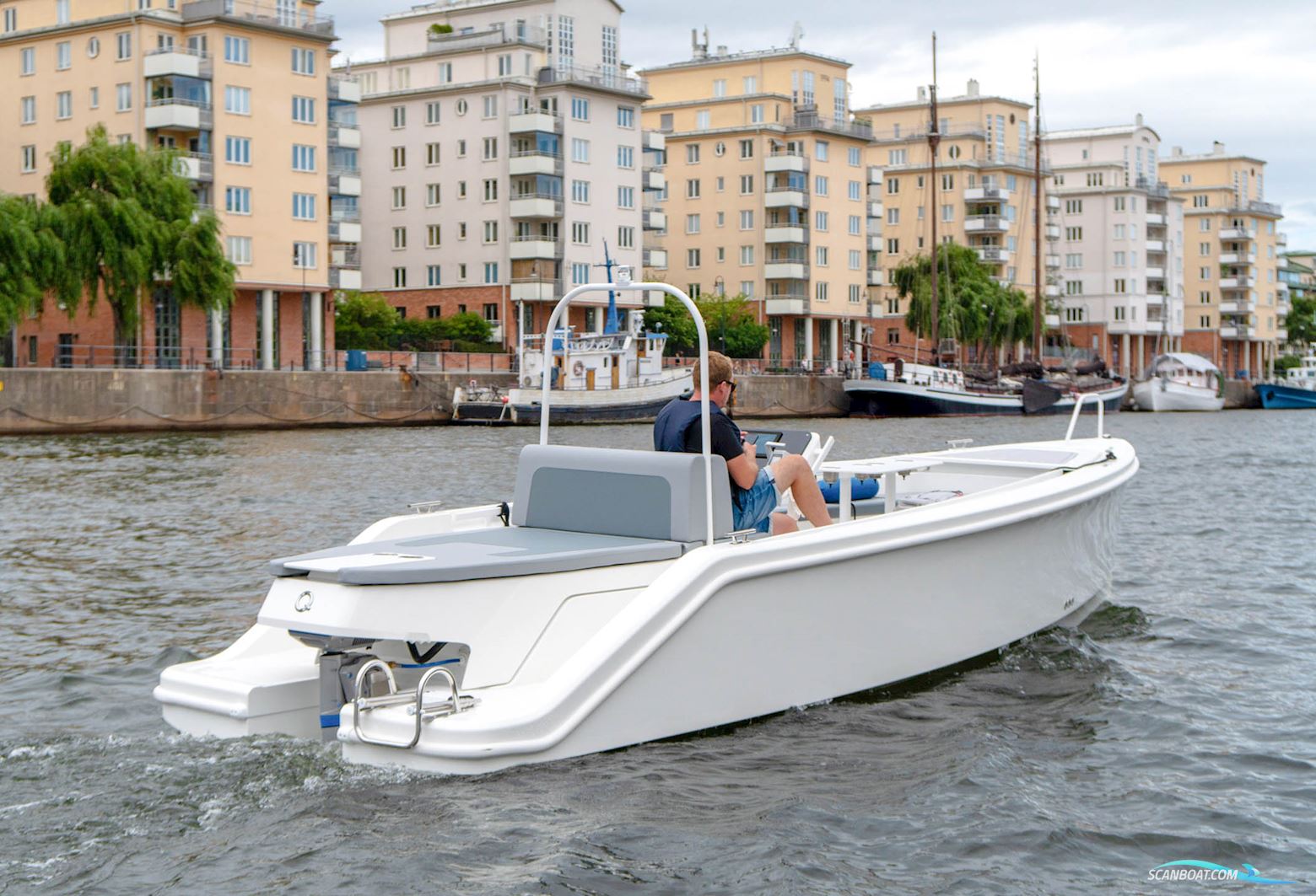 Q Yachts, Q24 Club Motorbåd 2022, med Epropulsion Navy 6.0 Electric Engine motor, Finland