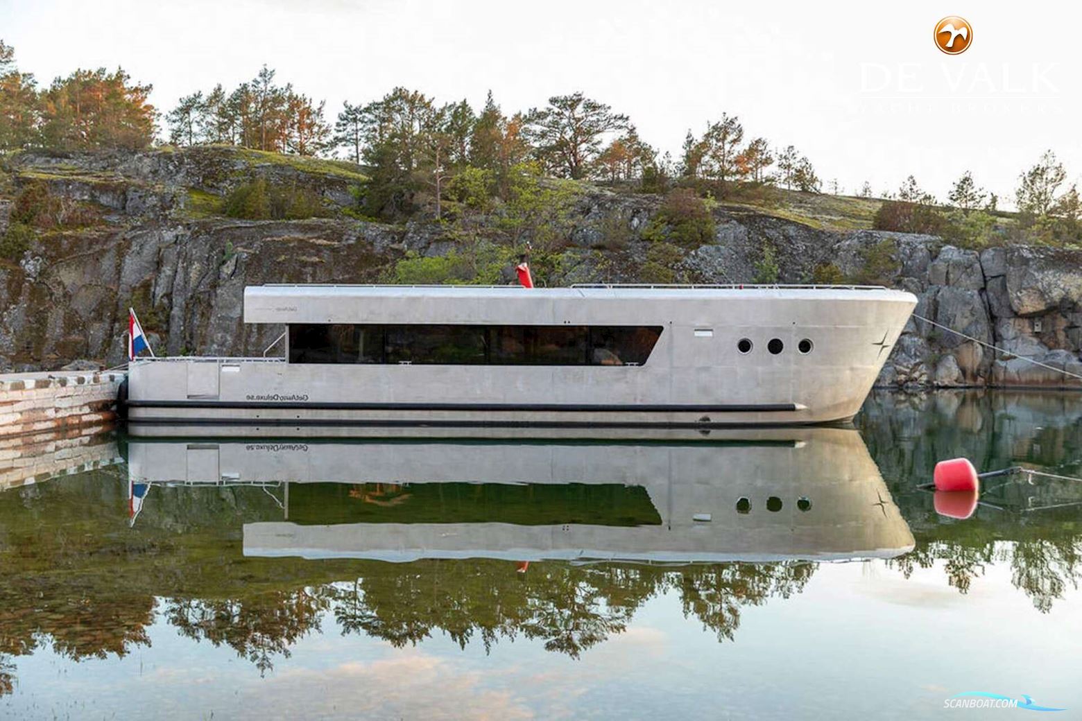 QROOZ Floating Appartment