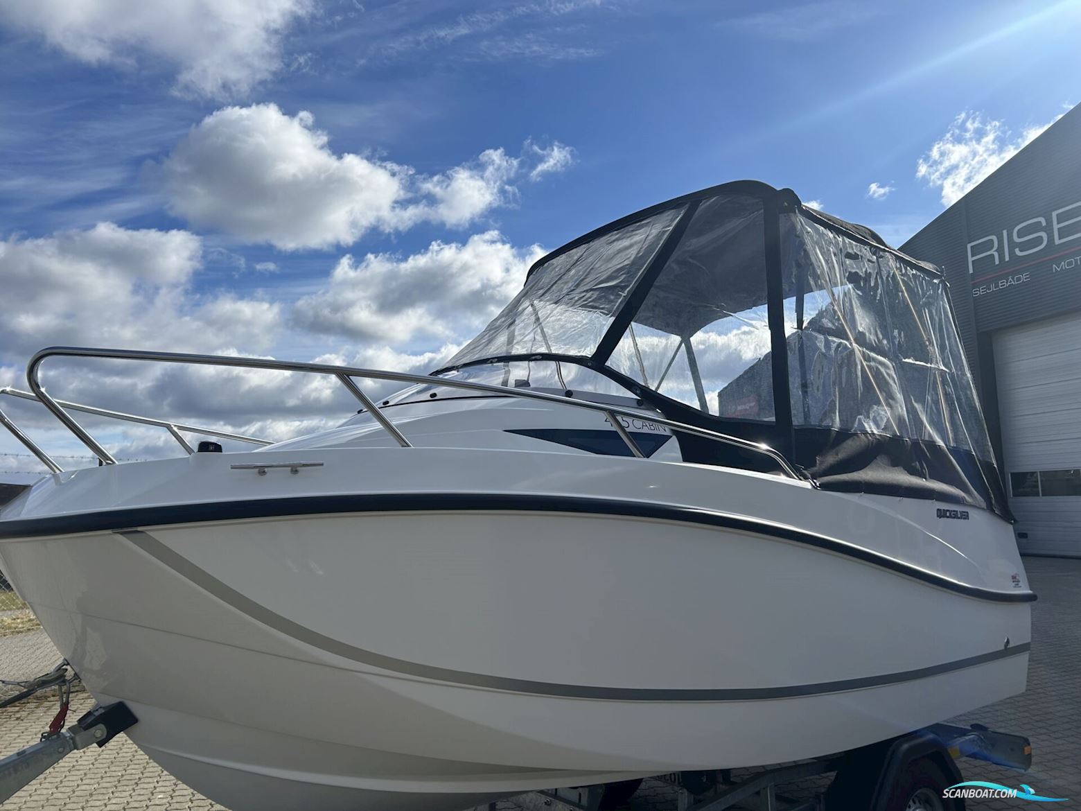 Quicksilver 455 Cabin – Solgt