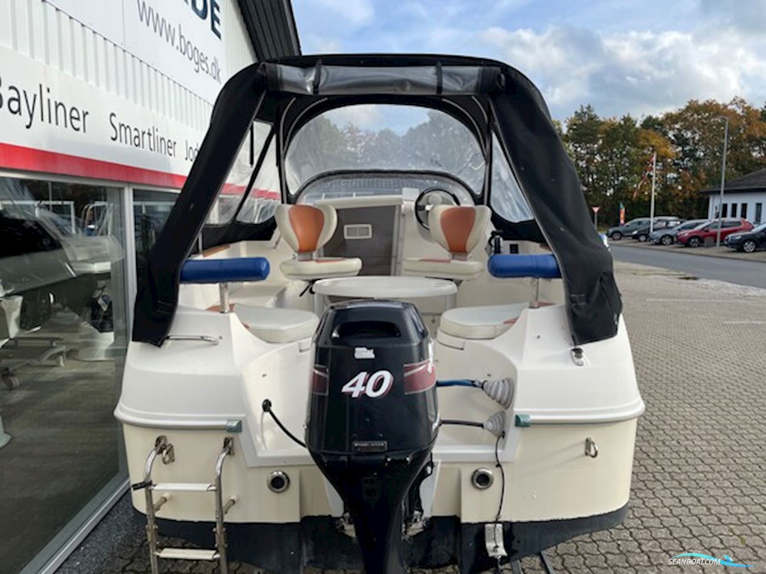 Quicksilver 470 Cruiser Med 40 hk Mercury-Efi 4 Takt og 1000 kg Brenderup Bådtrailer - Engros
