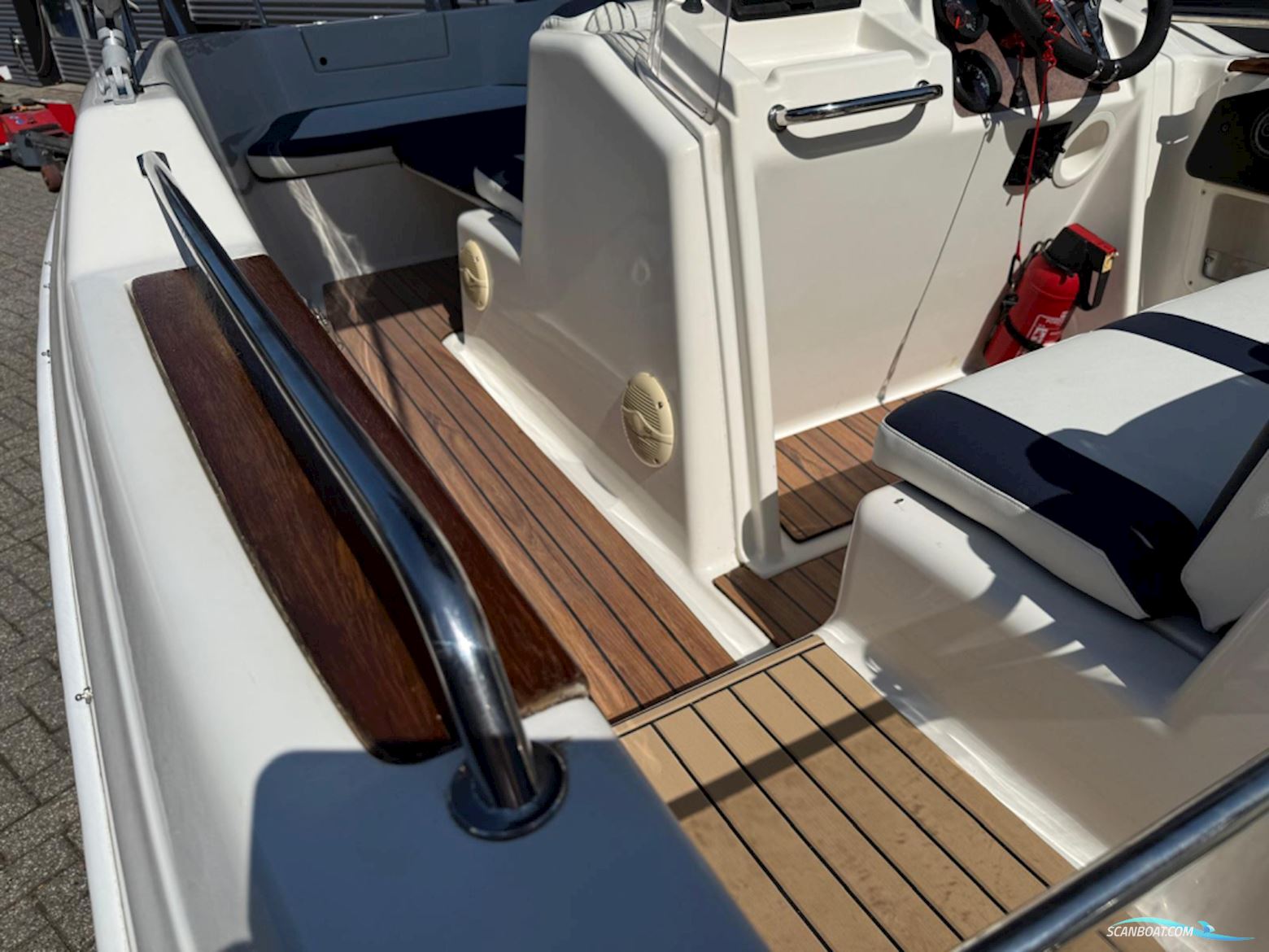 Quicksilver 500 Commander