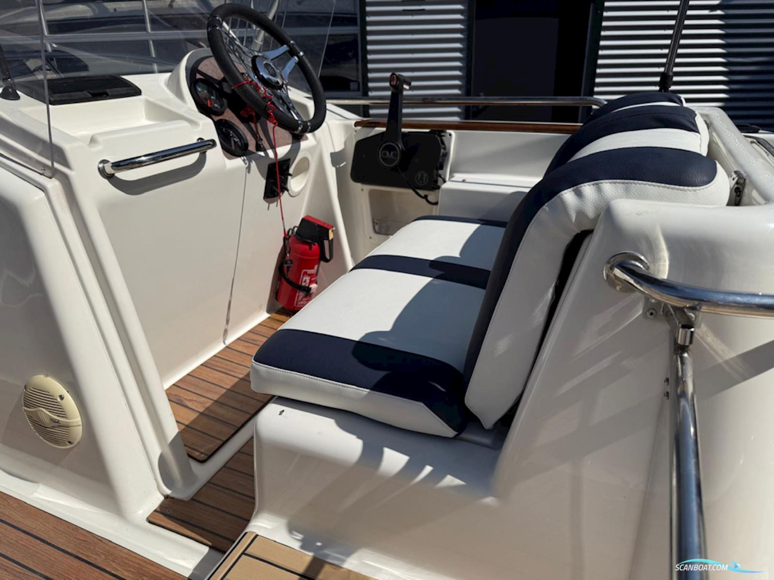 Quicksilver 500 Commander