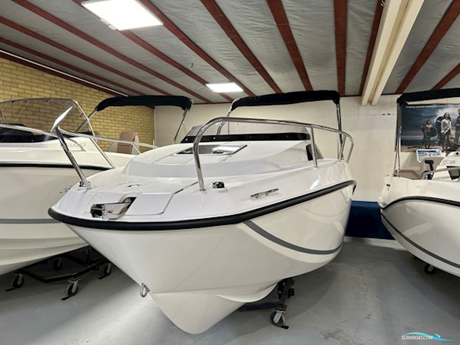 Quicksilver 555 Cabin m/100 hk & Udstyr Komplet Flexiteek NY Båd