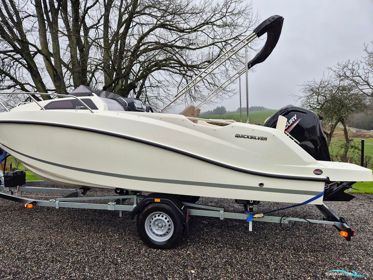 Quicksilver 555 Cabin