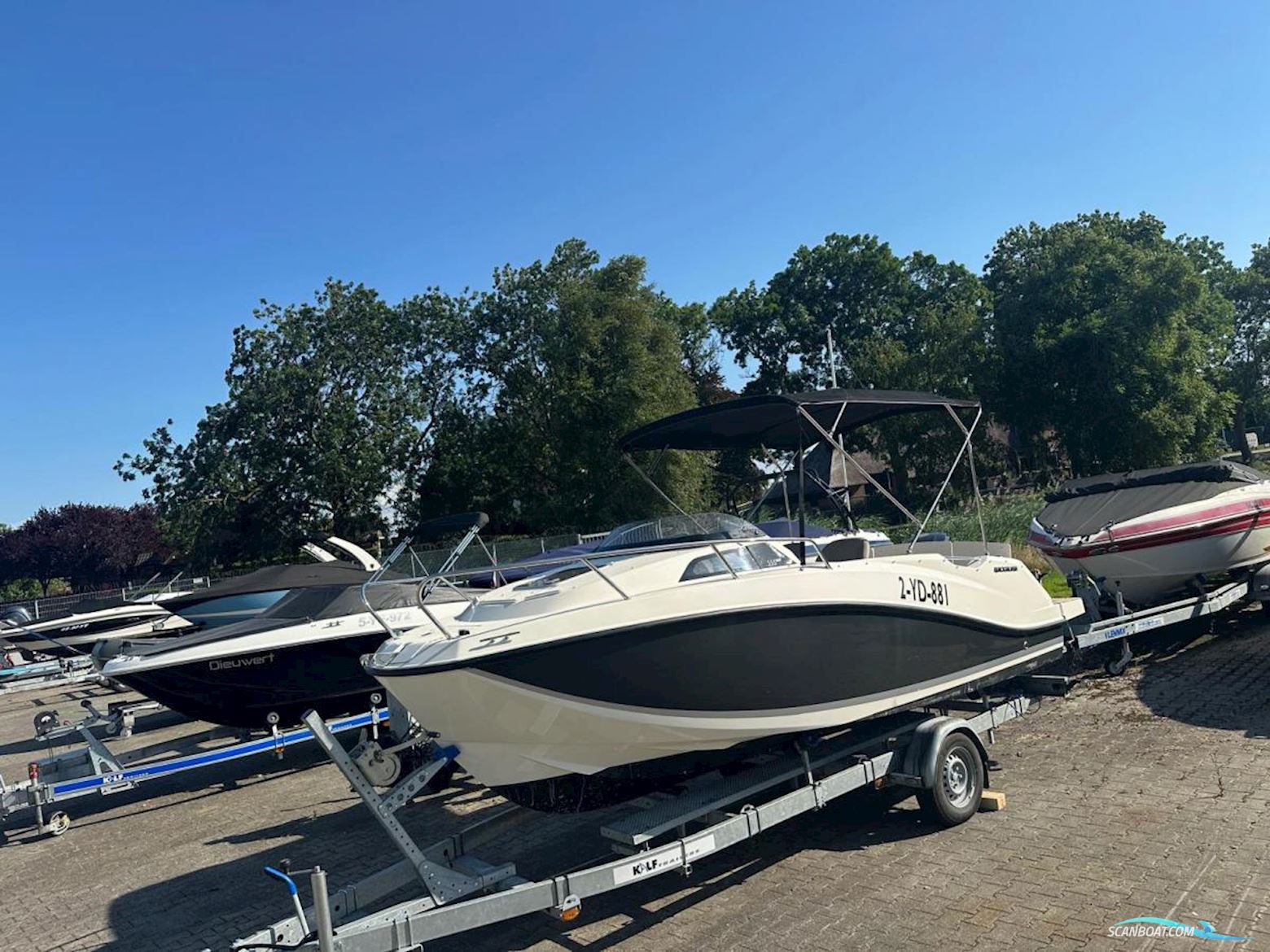 Quicksilver 555 Cabin