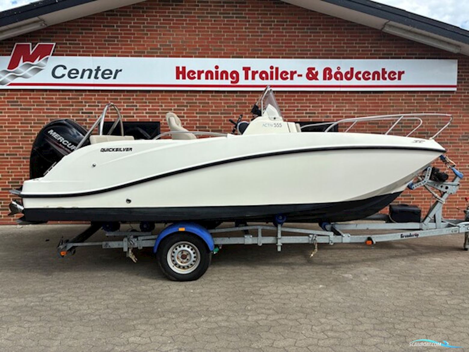 Quicksilver 555 Open m/Mercury F150 hk EFI 4-takt og Brenderup trailer Motorbåd 2015, med Mercury motor, Danmark
