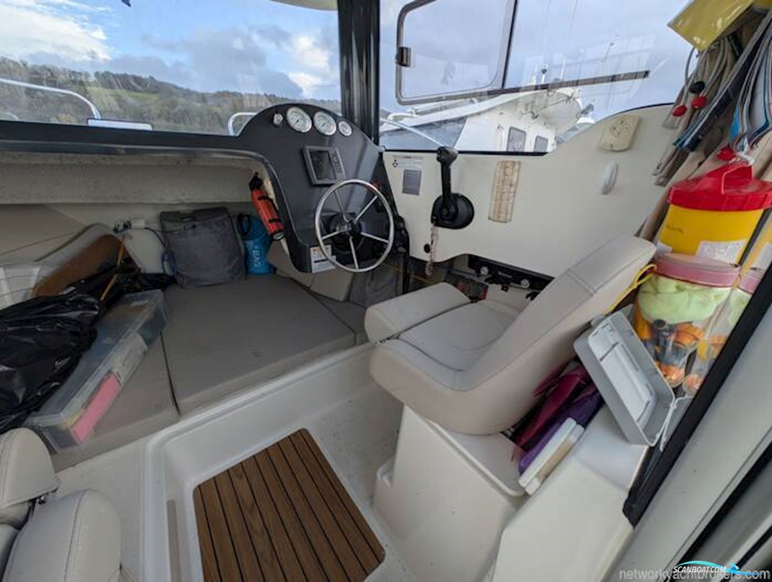 Quicksilver 555 Pilot House