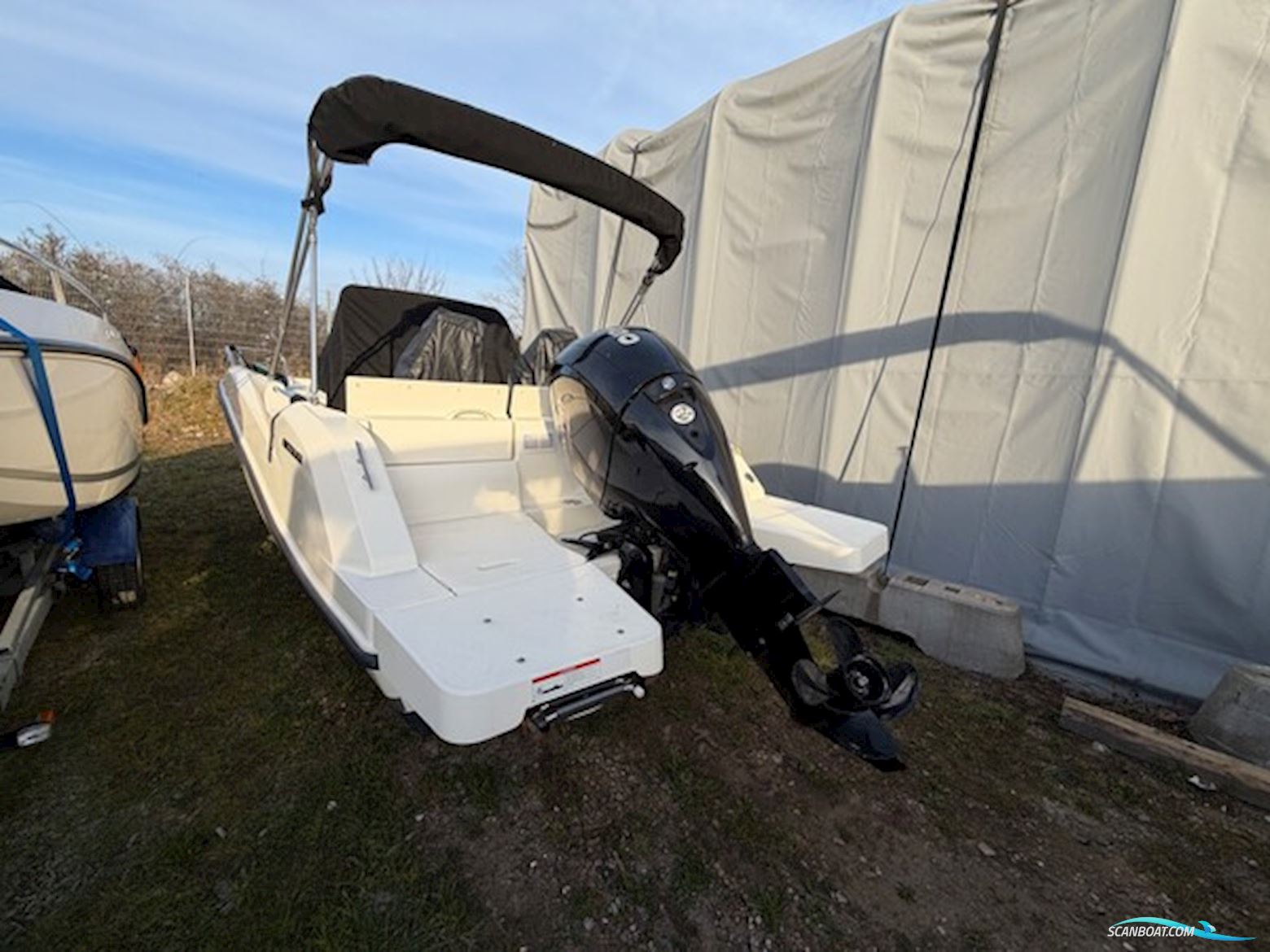 Quicksilver 605 Sundeck (2022) – Mercury 150 HK – Kun 75 timer – Topudstyret!