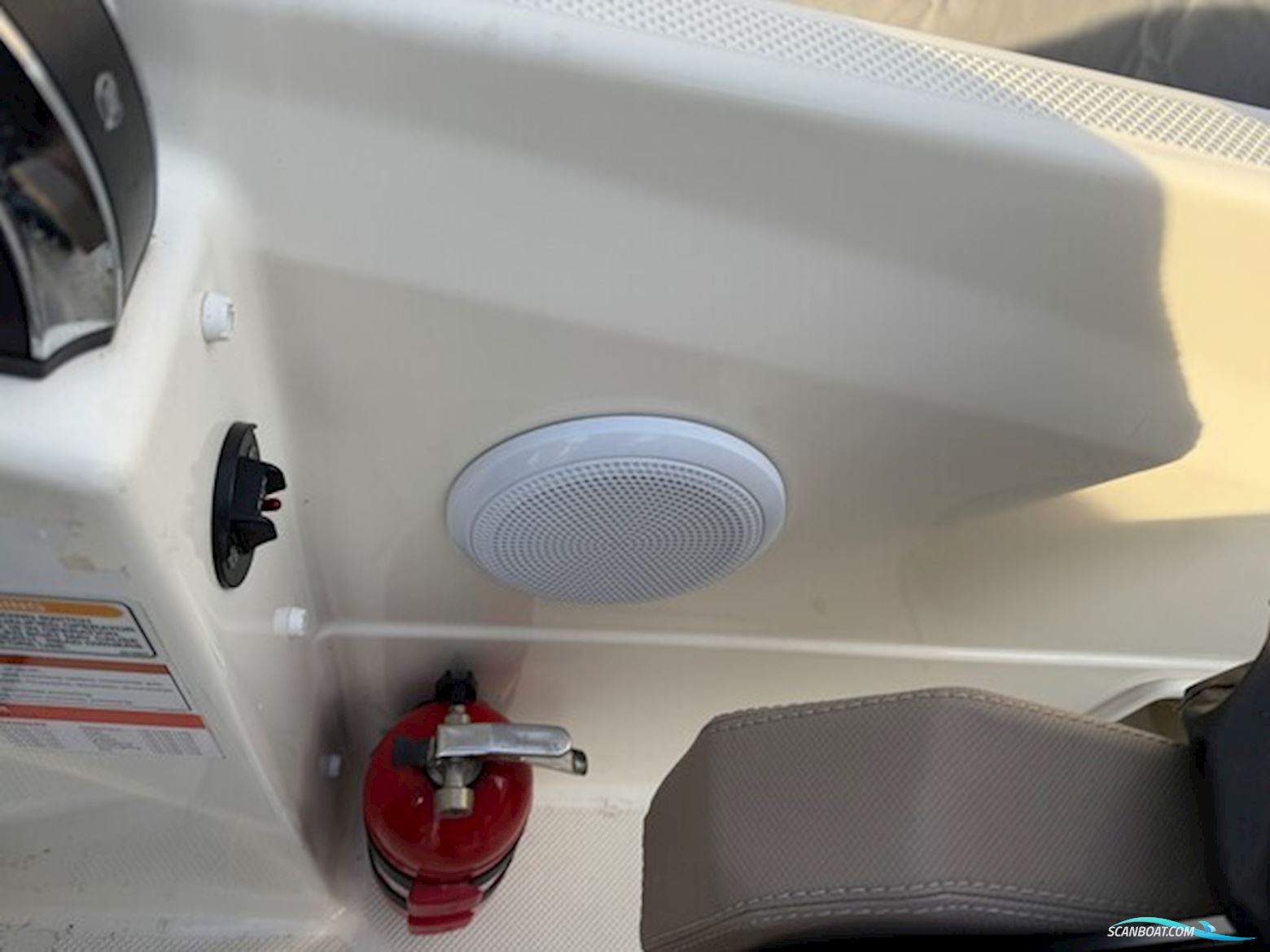 Quicksilver 605 Sundeck (2022) – Mercury 150 HK – Kun 75 timer – Topudstyret!