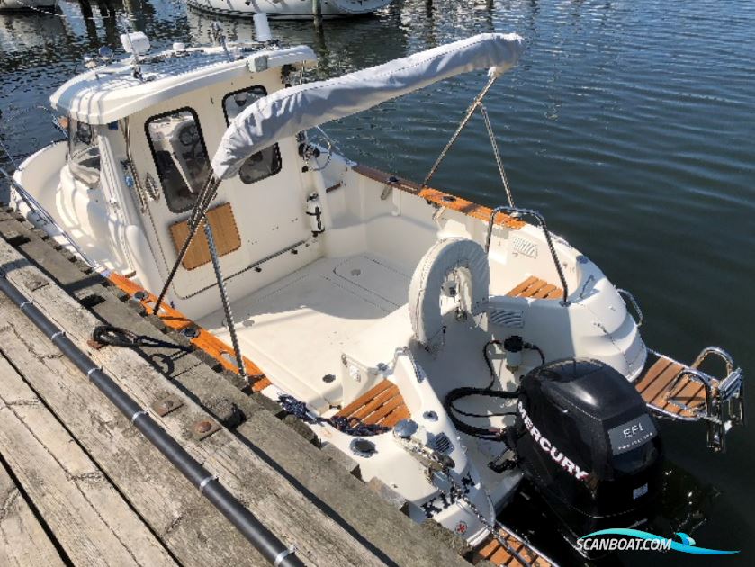Quicksilver 640 Pilothouse