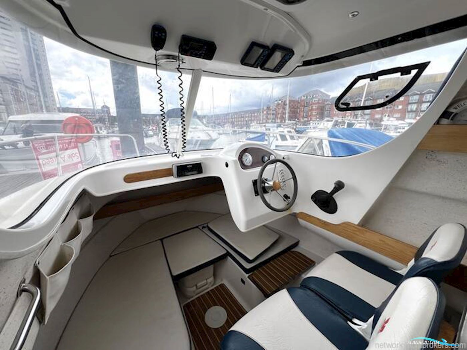 Quicksilver 640 Pilothouse