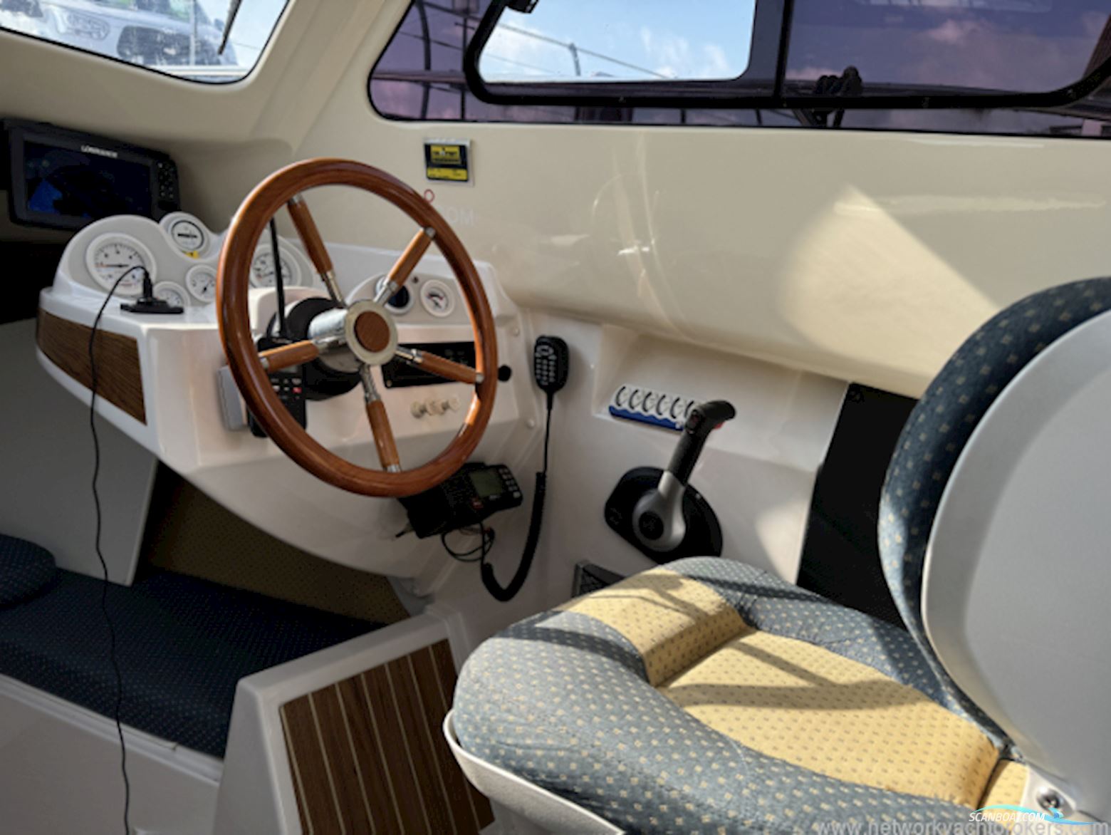 Quicksilver 640 Weekender