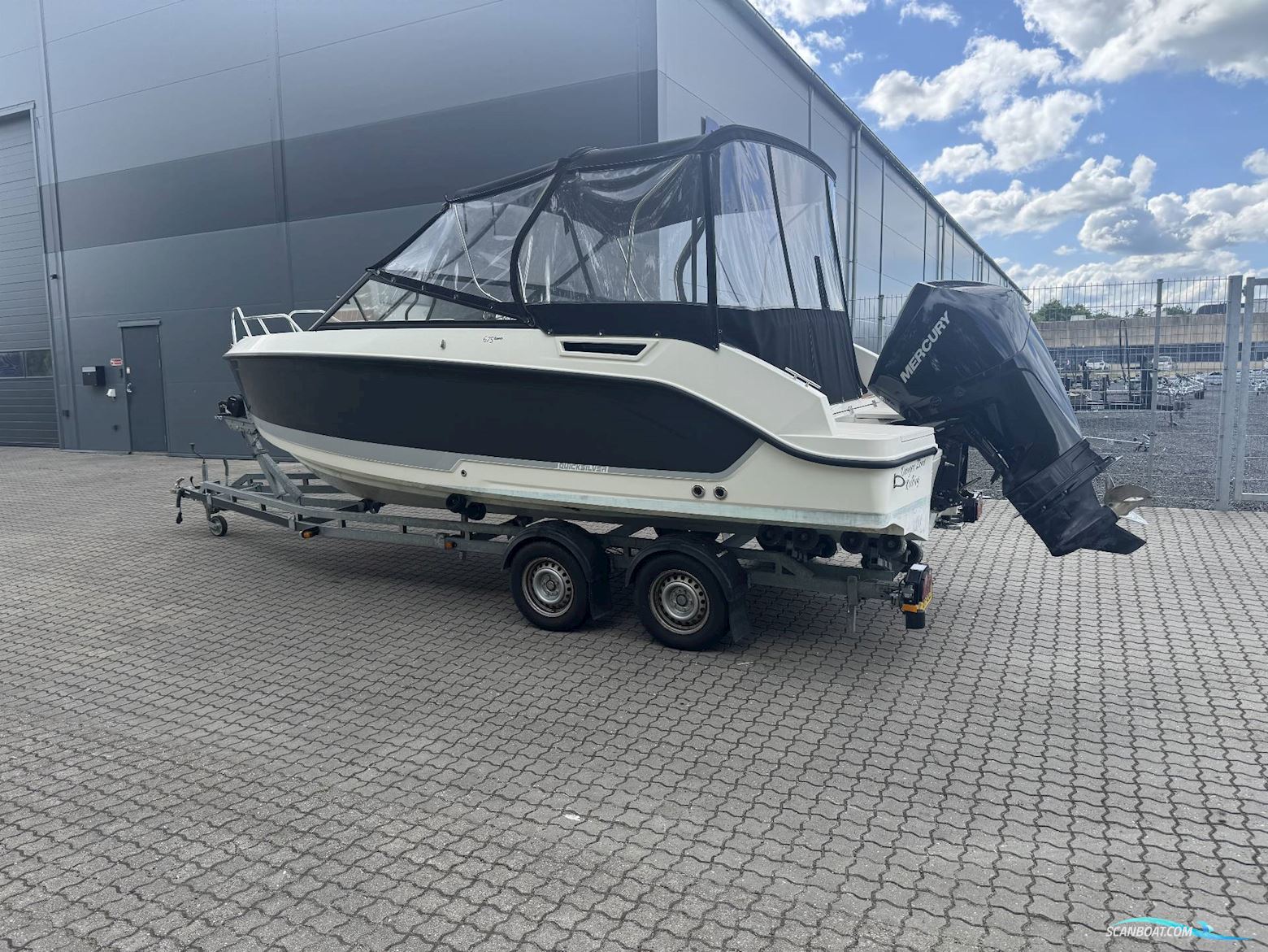 Quicksilver 675 Activ Cruiser m/Mercury F225 og Udstyr