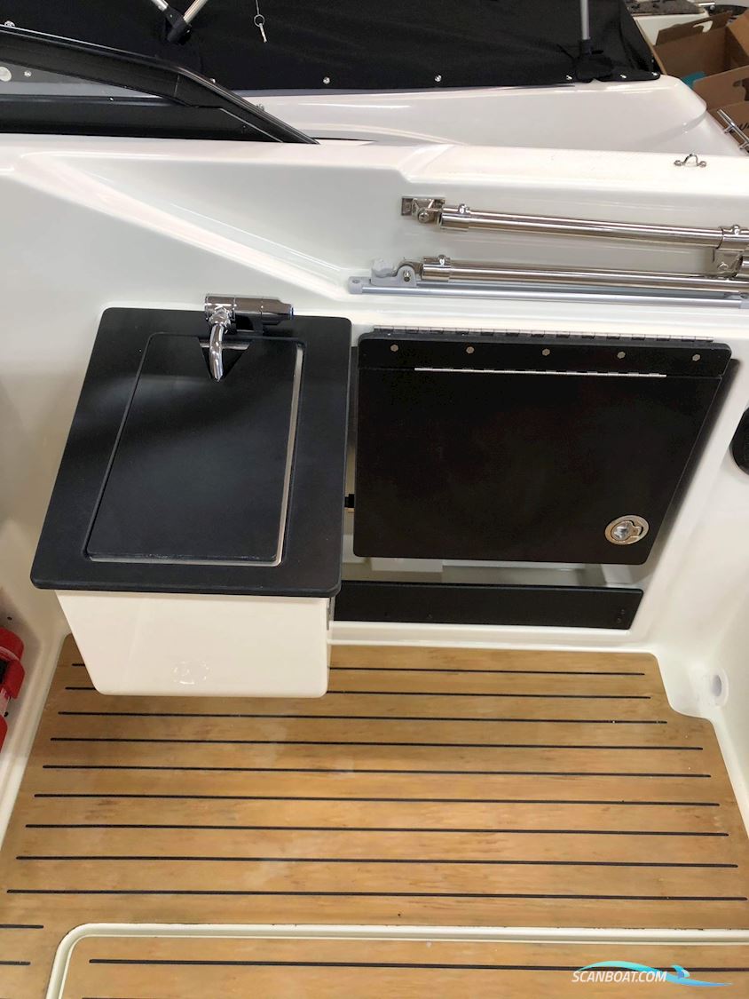 Quicksilver 675 Cruiser