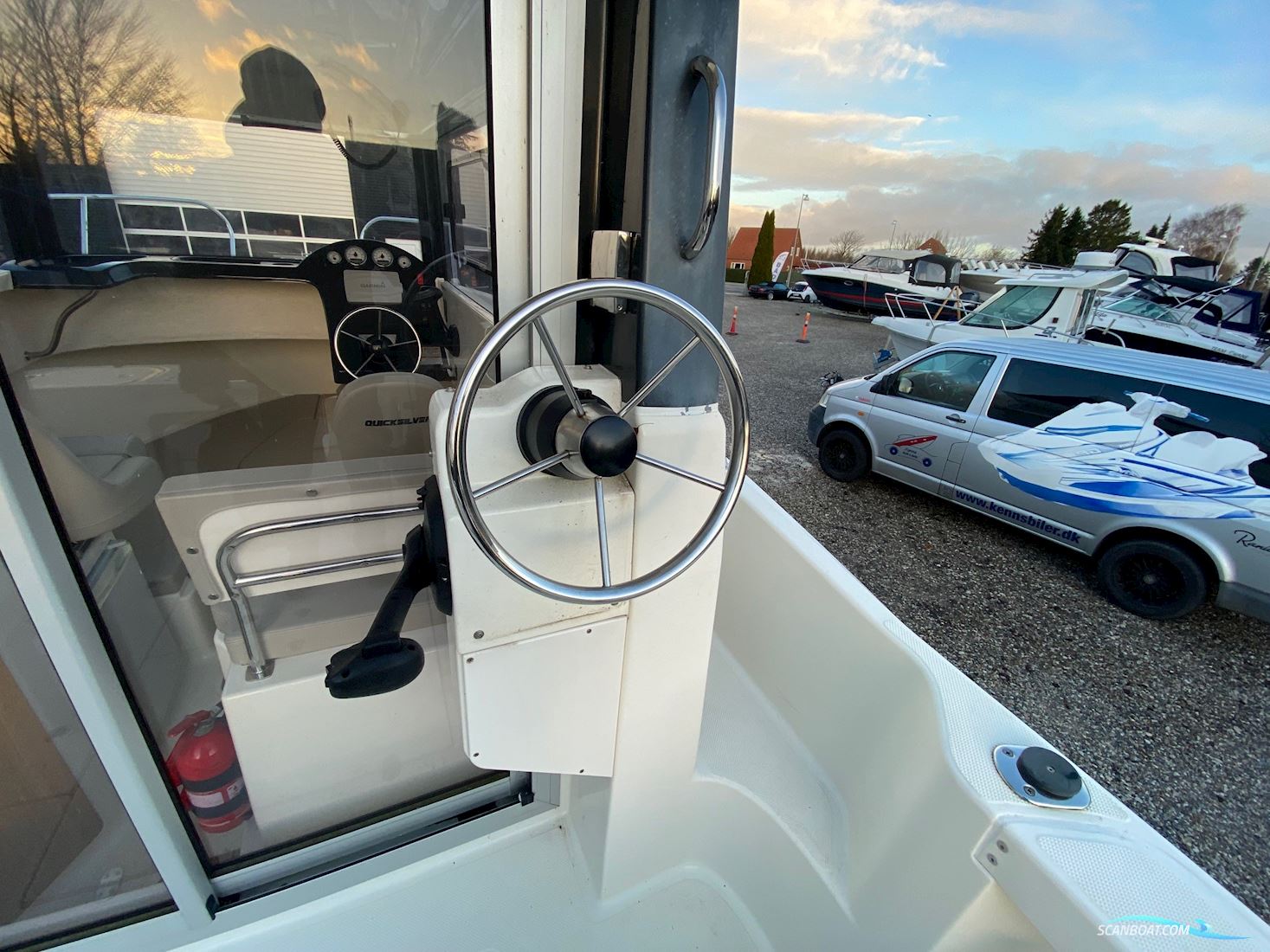 Quicksilver 675 Pilothouse