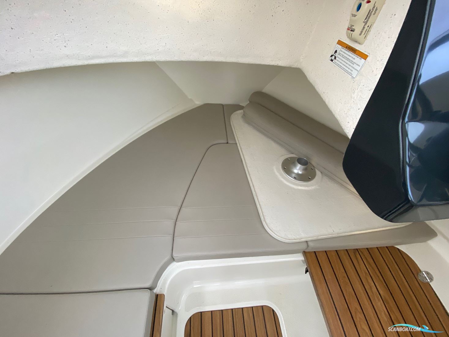 Quicksilver 675 Pilothouse