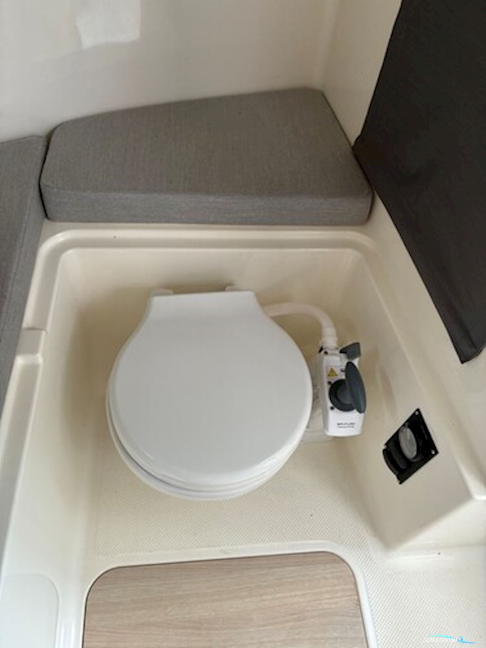 Quicksilver 705 Pilothouse m/Mercury F225 hk V6 