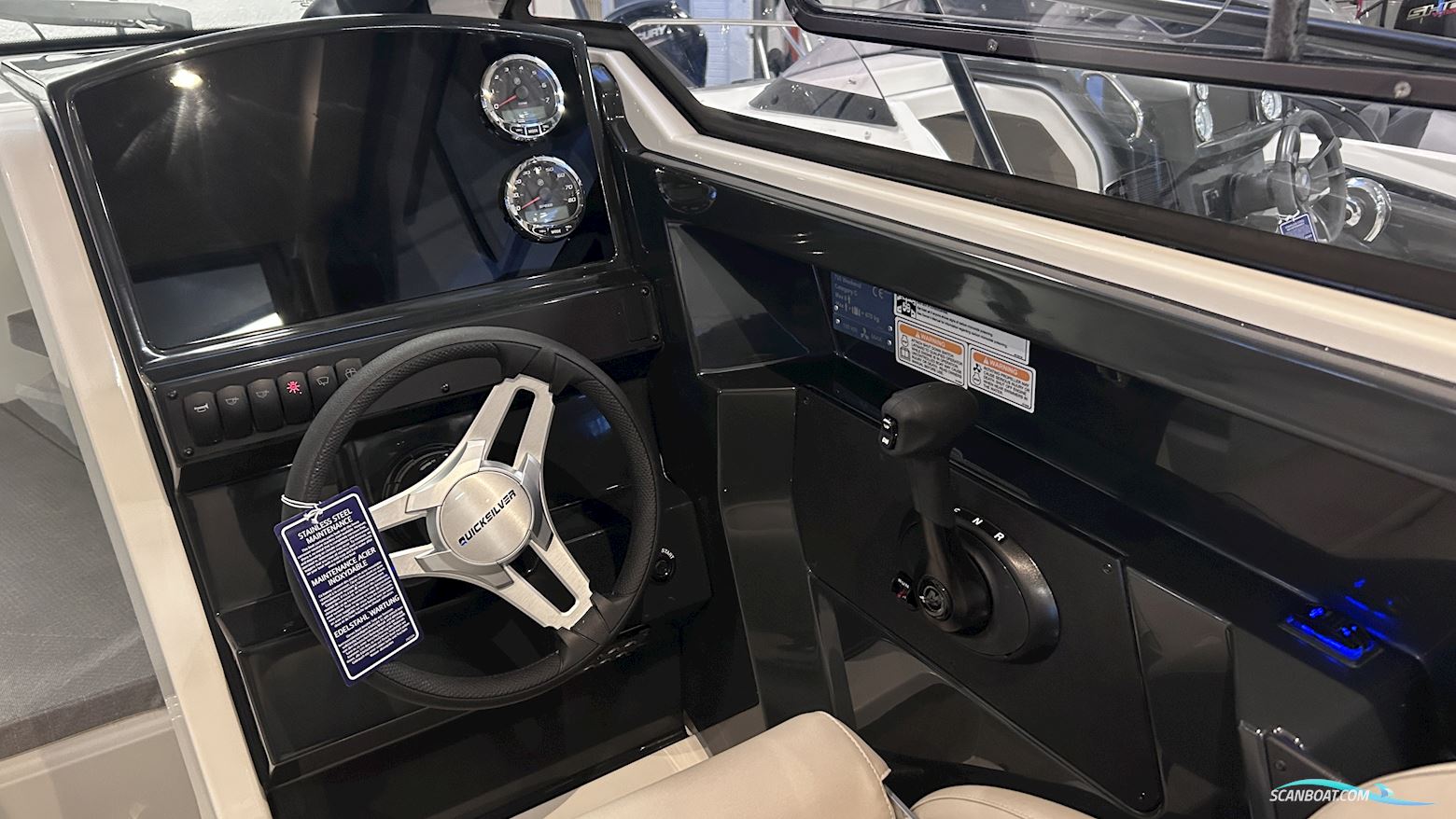 Quicksilver 705 Weekend