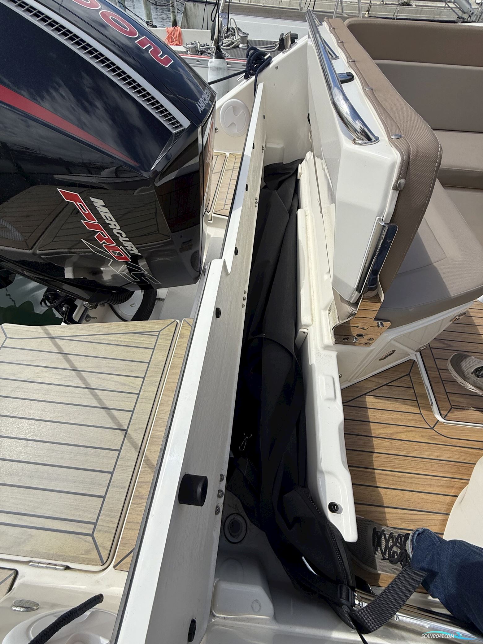 Quicksilver 755 Activ Cruiser, Nedsat
