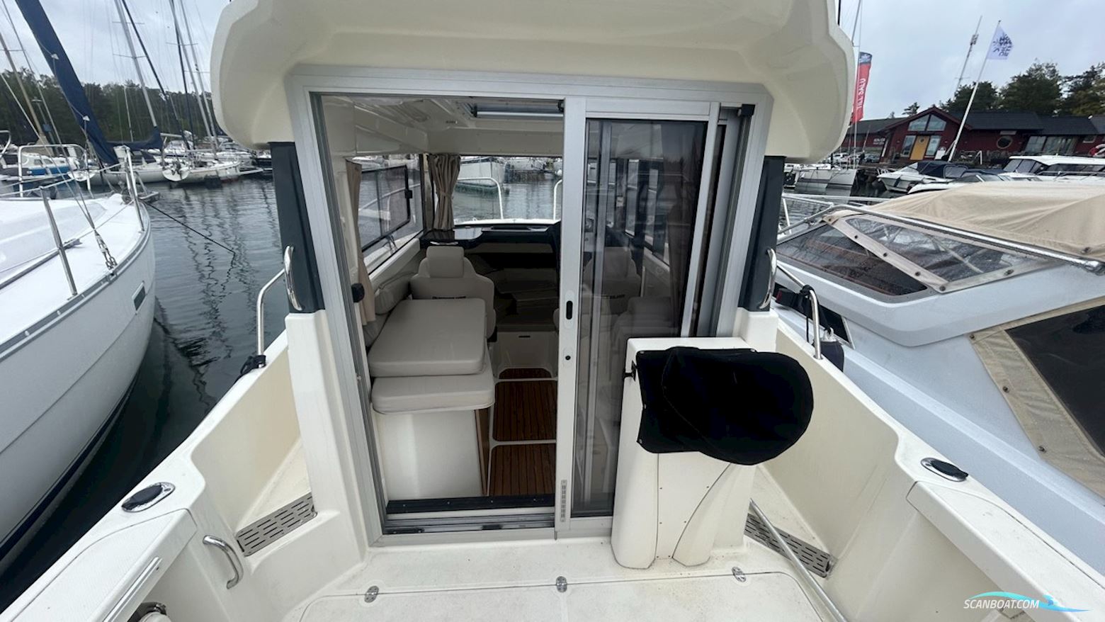 Quicksilver 755 Pilothouse