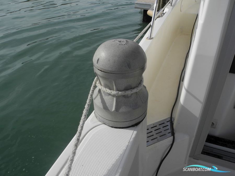 Quicksilver 755 Pilothouse