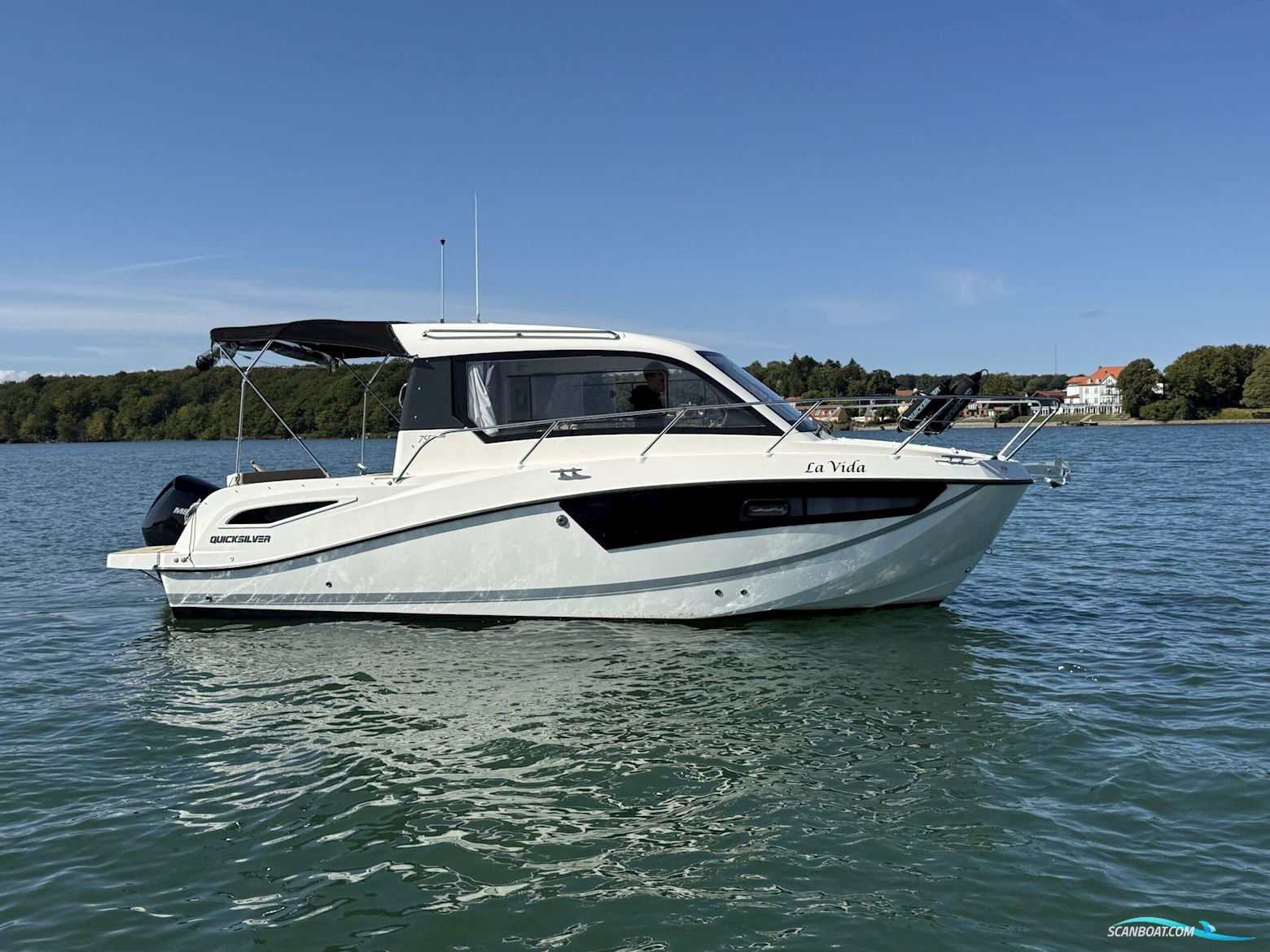 Quicksilver 755 Weekend med 250 hk Mercury V8