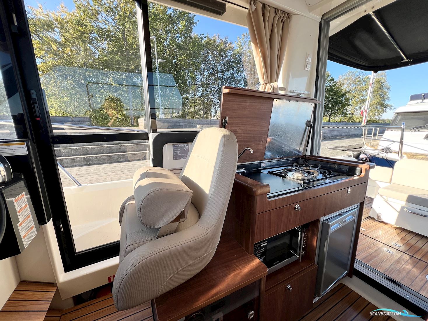 Quicksilver 855 Activ