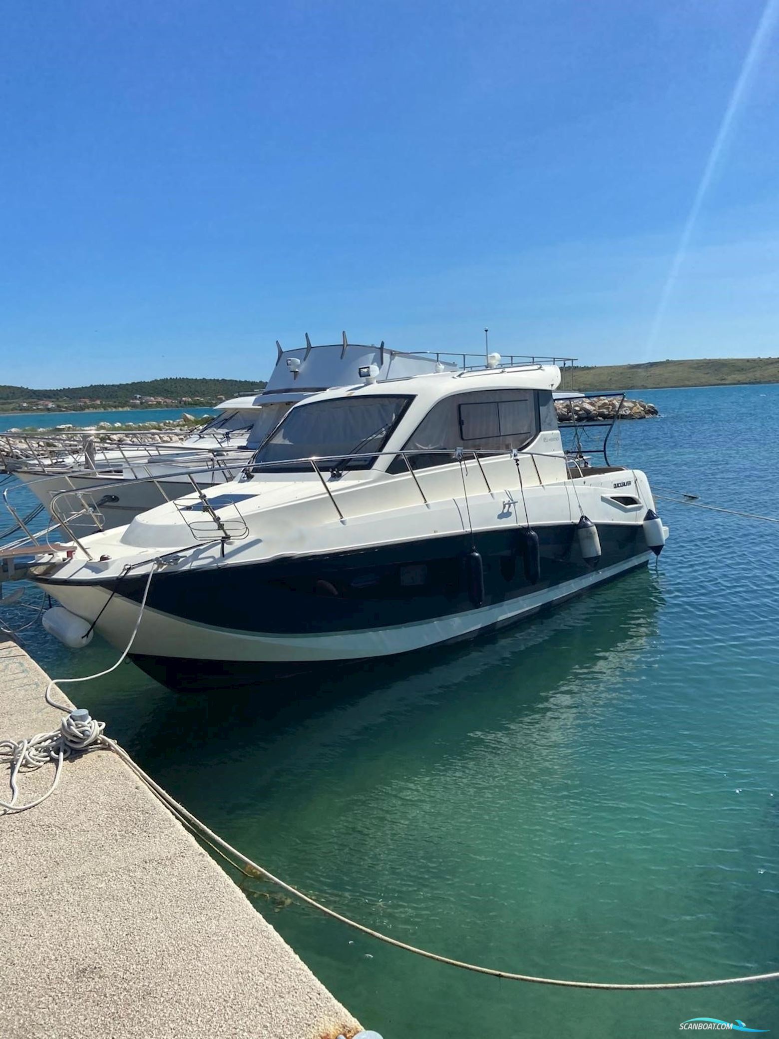 Quicksilver 855 Weekend Motorbåd 2017, med Mercury Verado 175 motor, Kroatien