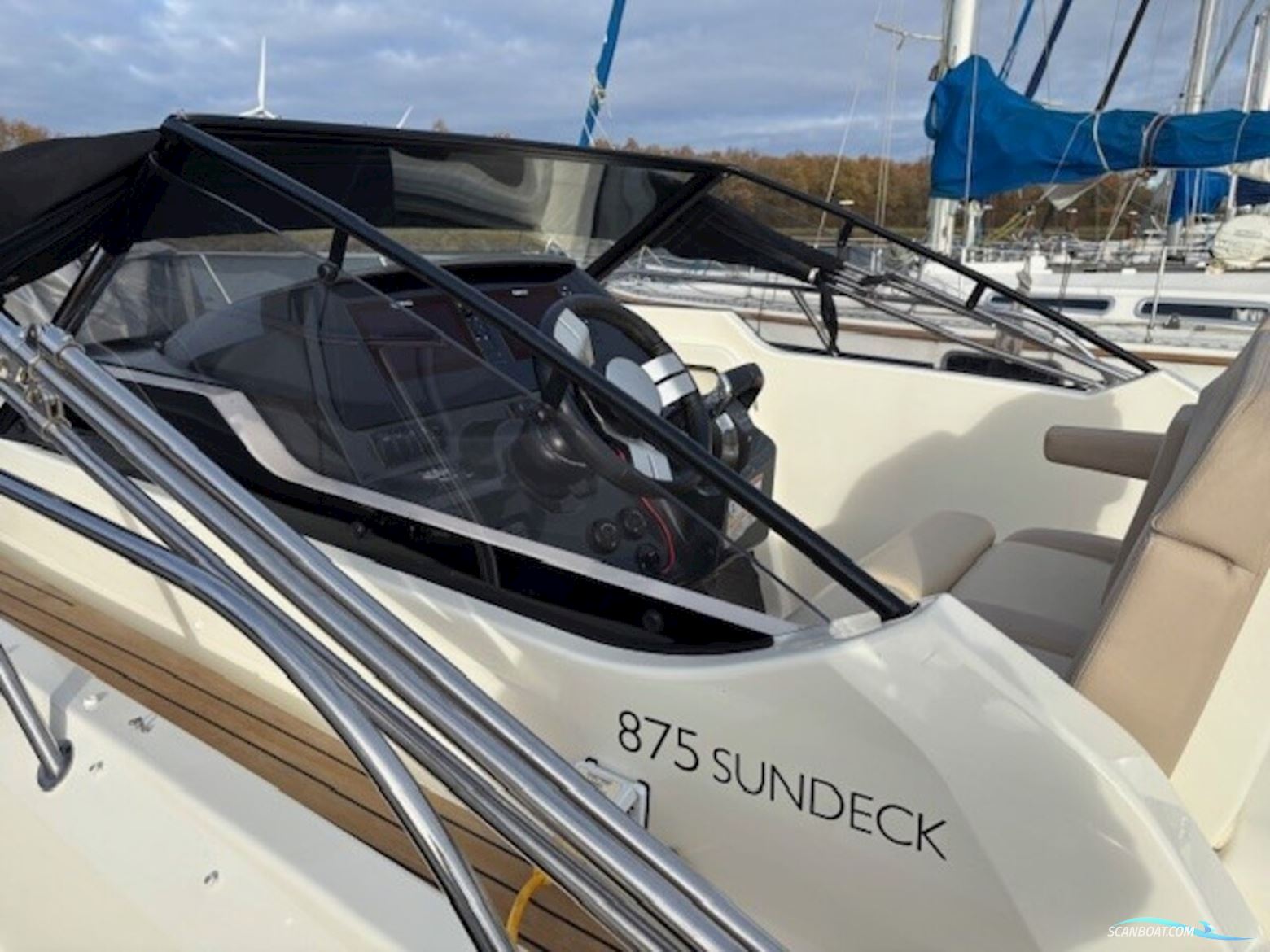 Quicksilver 875 Sundeck Active
