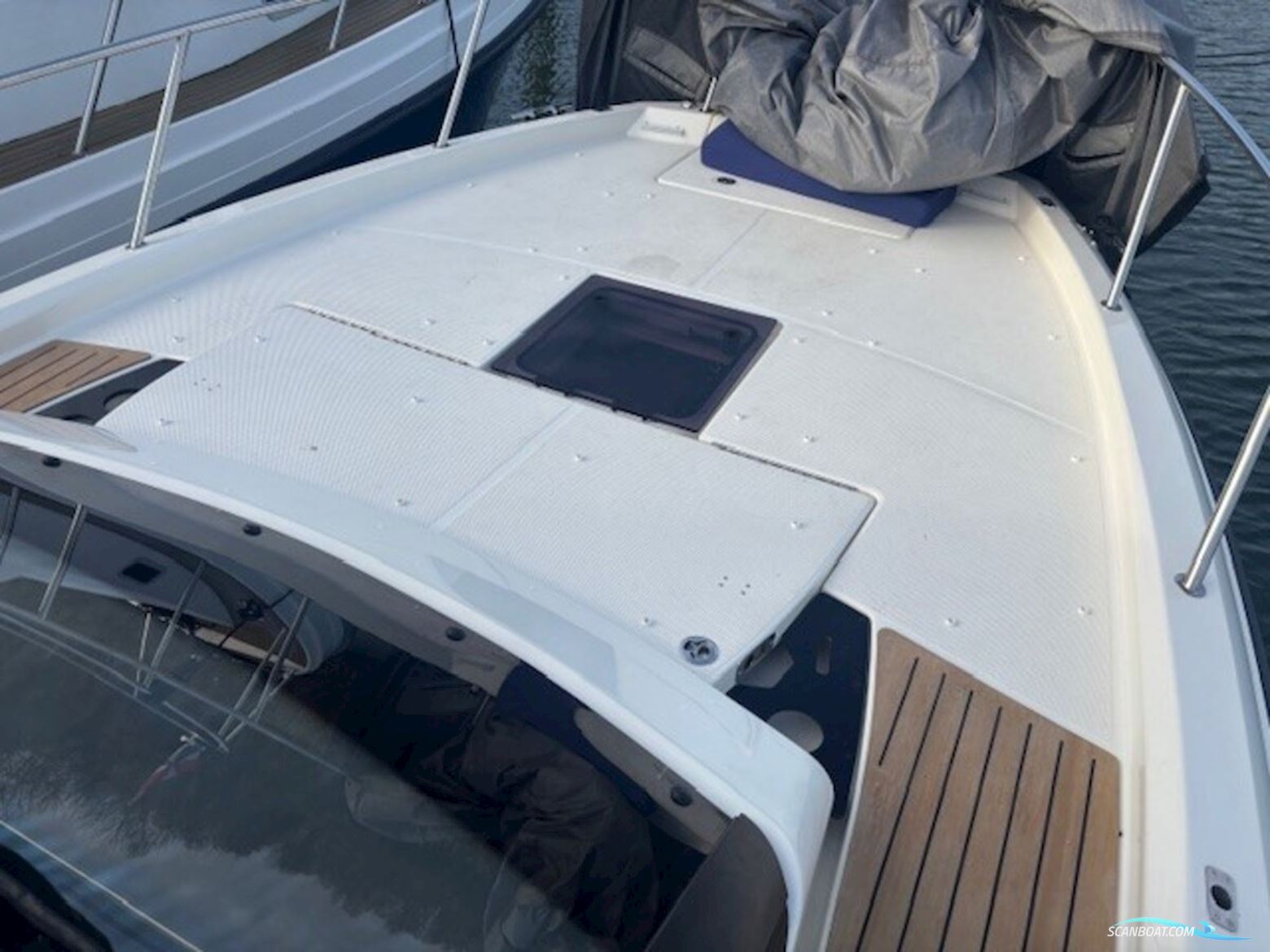 Quicksilver 875 Sundeck Active