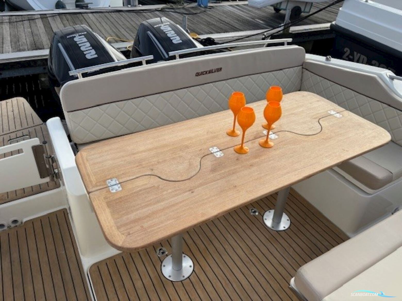 Quicksilver 875 Sundeck Active