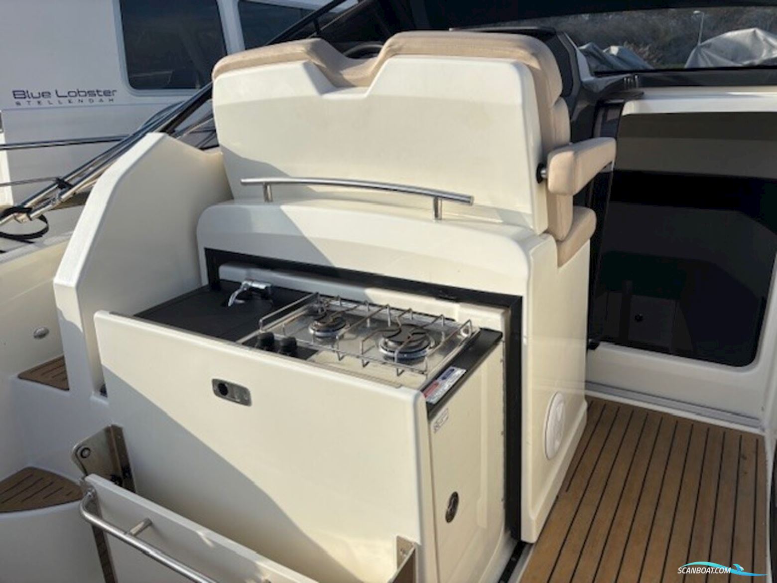 Quicksilver 875 Sundeck Active