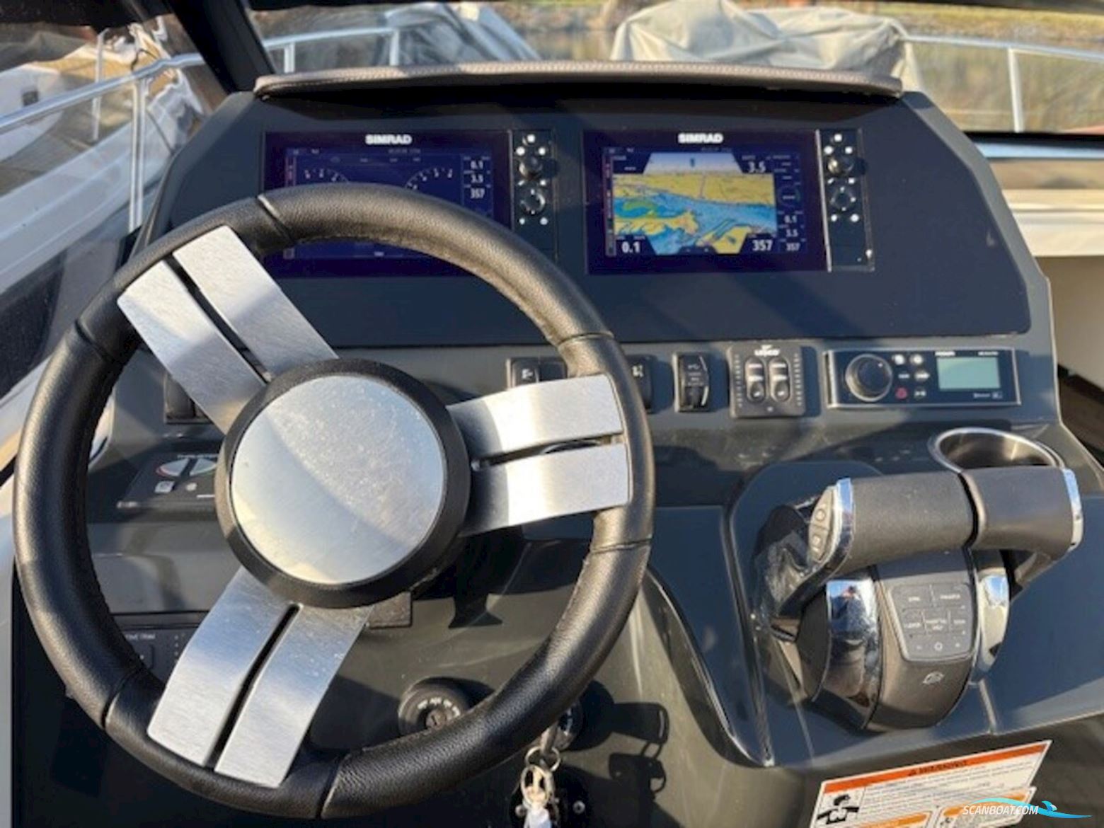 Quicksilver 875 Sundeck Active