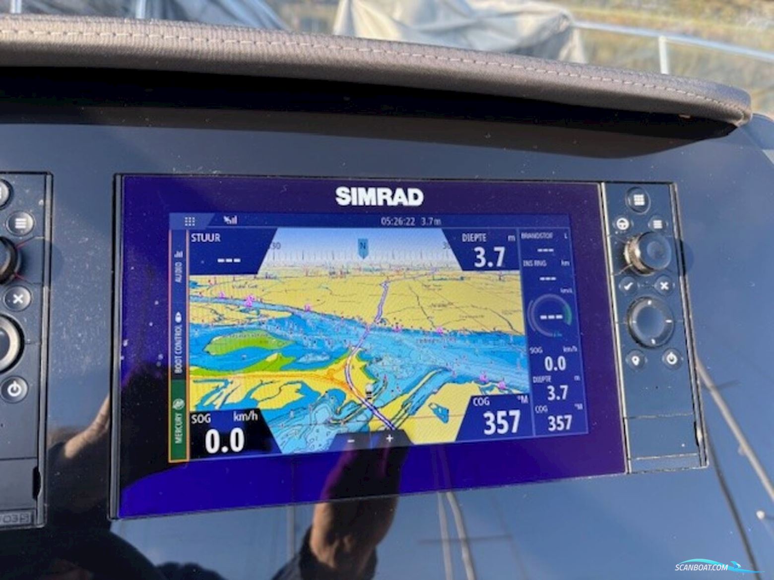 Quicksilver 875 Sundeck Active